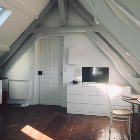 Tonnerre Grand Studio De Charme Au Coeur De La Ville Екстериор снимка