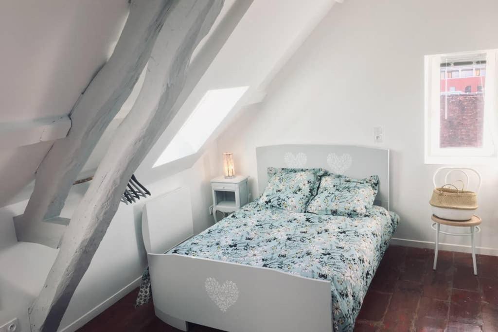 Tonnerre Grand Studio De Charme Au Coeur De La Ville Екстериор снимка